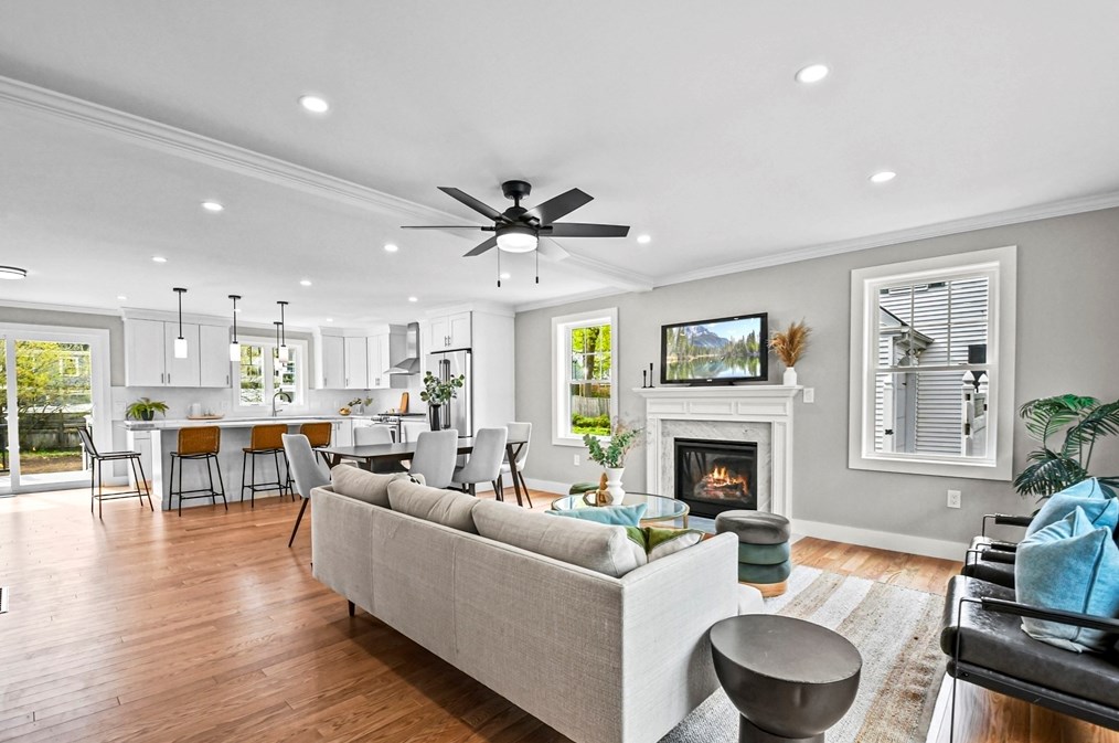 19 Philips Rd, Stoneham, MA 02180 exterior