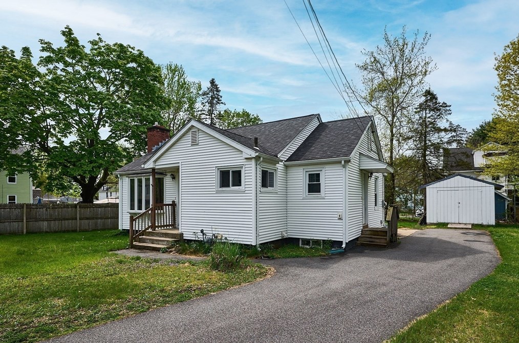 1 Park St, Montgomery, MA 01085