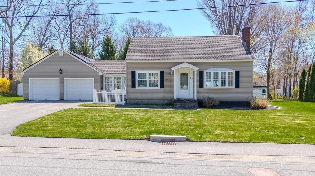 58 Lourdes Dr, Leominster, MA 01453