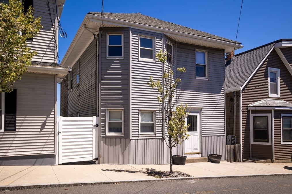 280 Endicott Ave, Revere, MA 02151 exterior