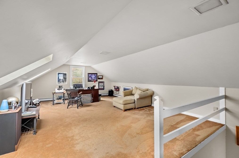 14 Camelot Dr, Hingham MA 02043-4866 exterior