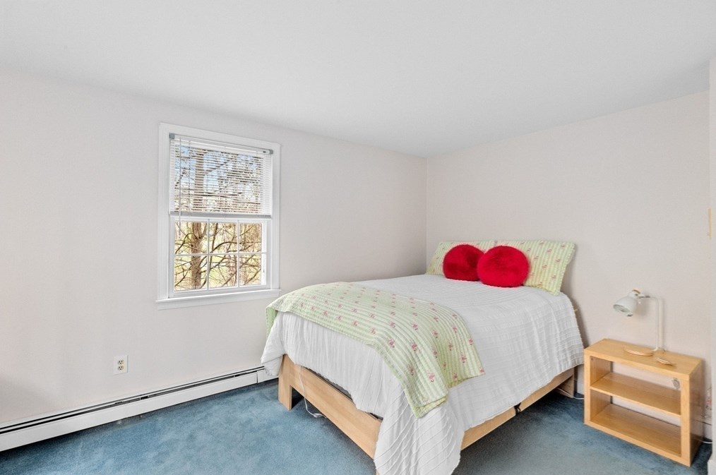 14 Camelot Dr, Hingham MA 02043-4866 exterior