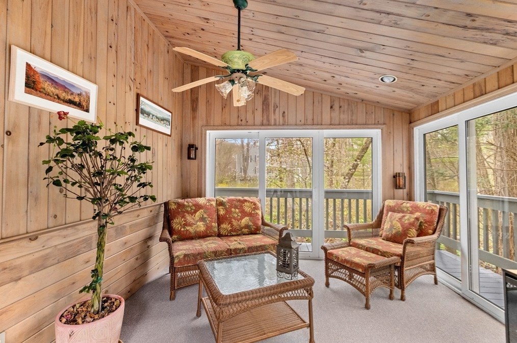 14 Camelot Dr, Hingham MA 02043-4866 exterior