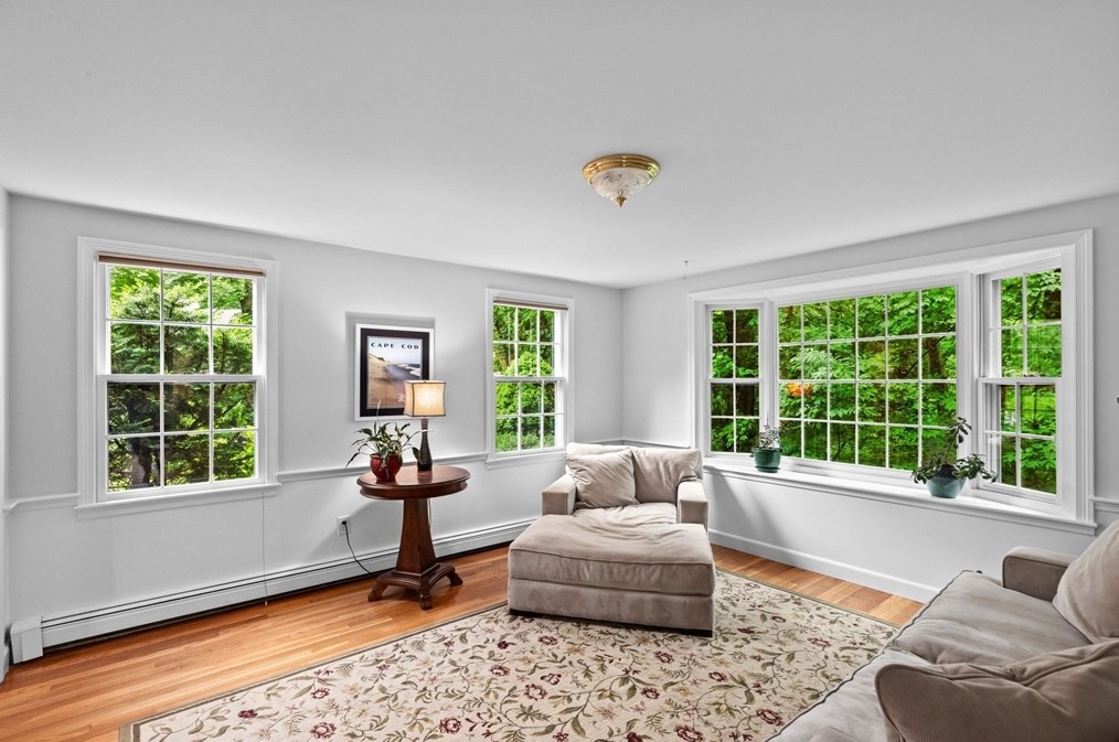 14 Camelot Dr, Hingham MA 02043-4866 exterior