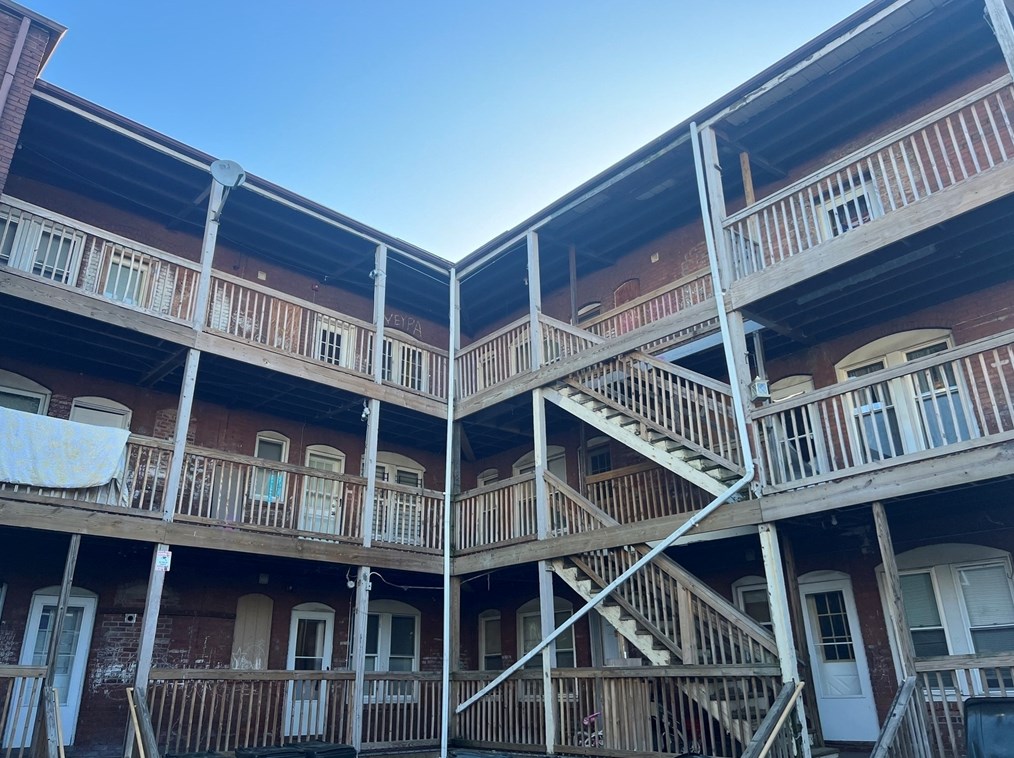 1060 Chicopee St, Chicopee MA 01013-2994 exterior