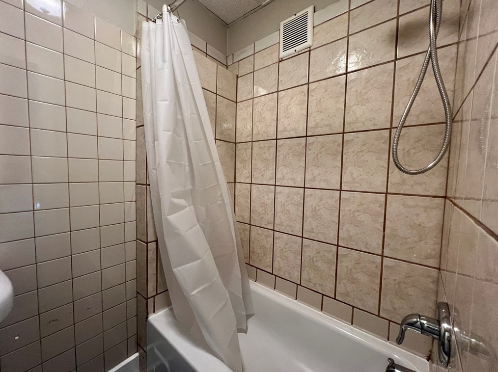 1060 Chicopee St, Chicopee MA 01013-2994 exterior