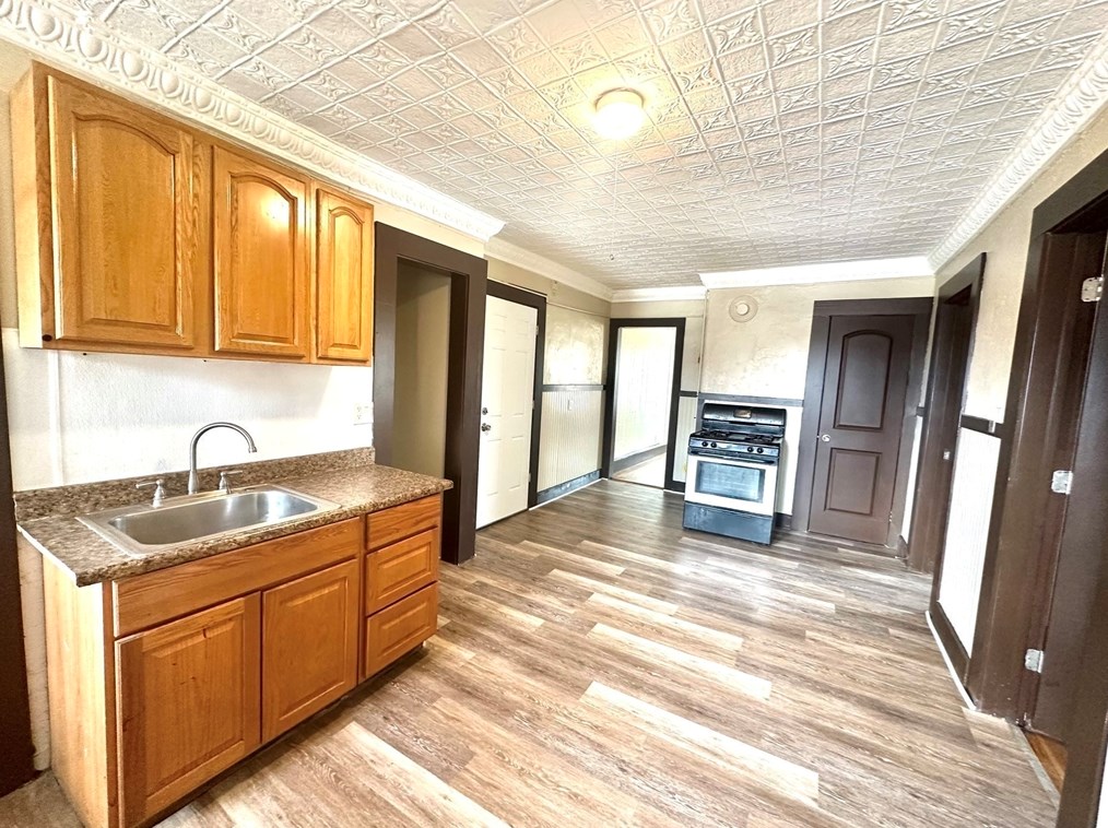 1060 Chicopee St, Chicopee MA 01013-2994 exterior