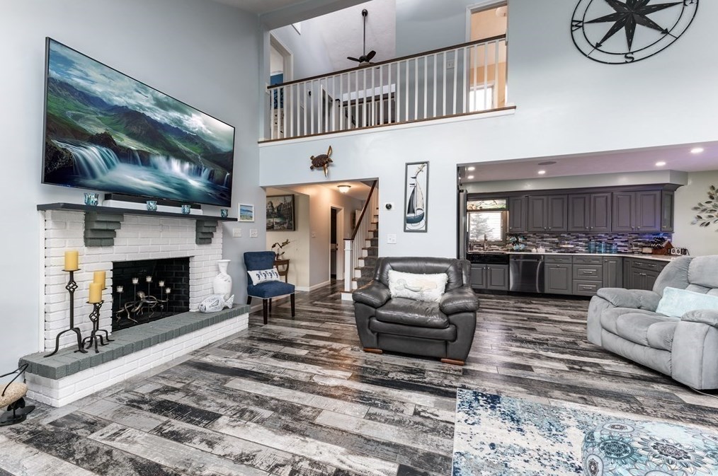 109 Pilot Dr, Fall River MA 02726-5907 exterior