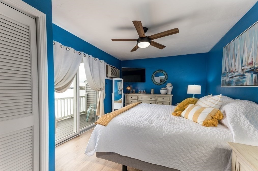 109 Pilot Dr, Fall River MA 02726-5907 exterior