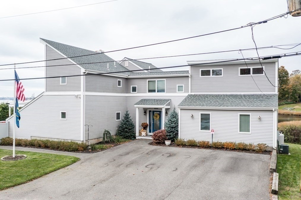 109 Pilot Dr, Fall River MA 02726-5907 exterior