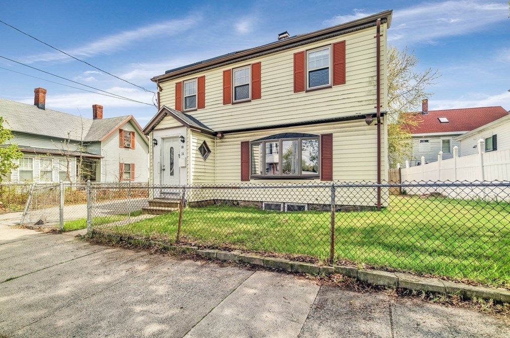 16 Howard St, Lynn MA  01902-3008 exterior