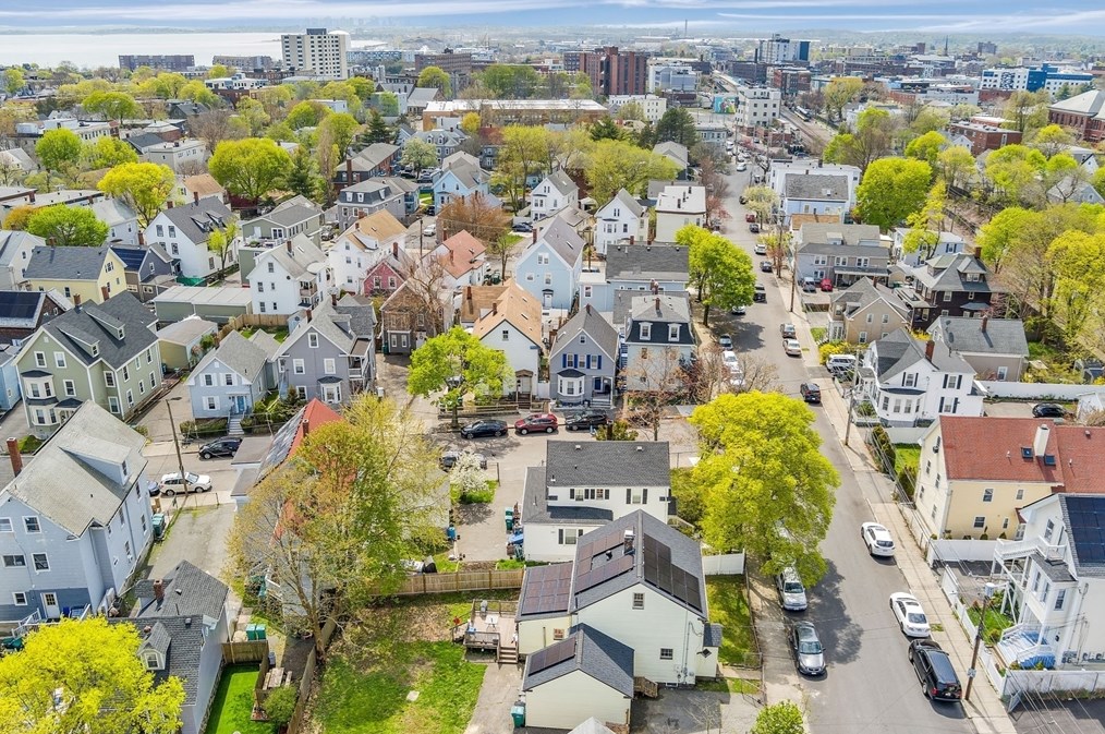 16 Howard St, Lynn MA  01902-3008 exterior