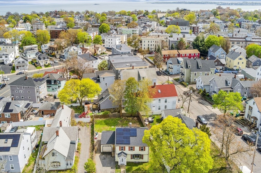 16 Howard St, Lynn MA  01902-3008 exterior