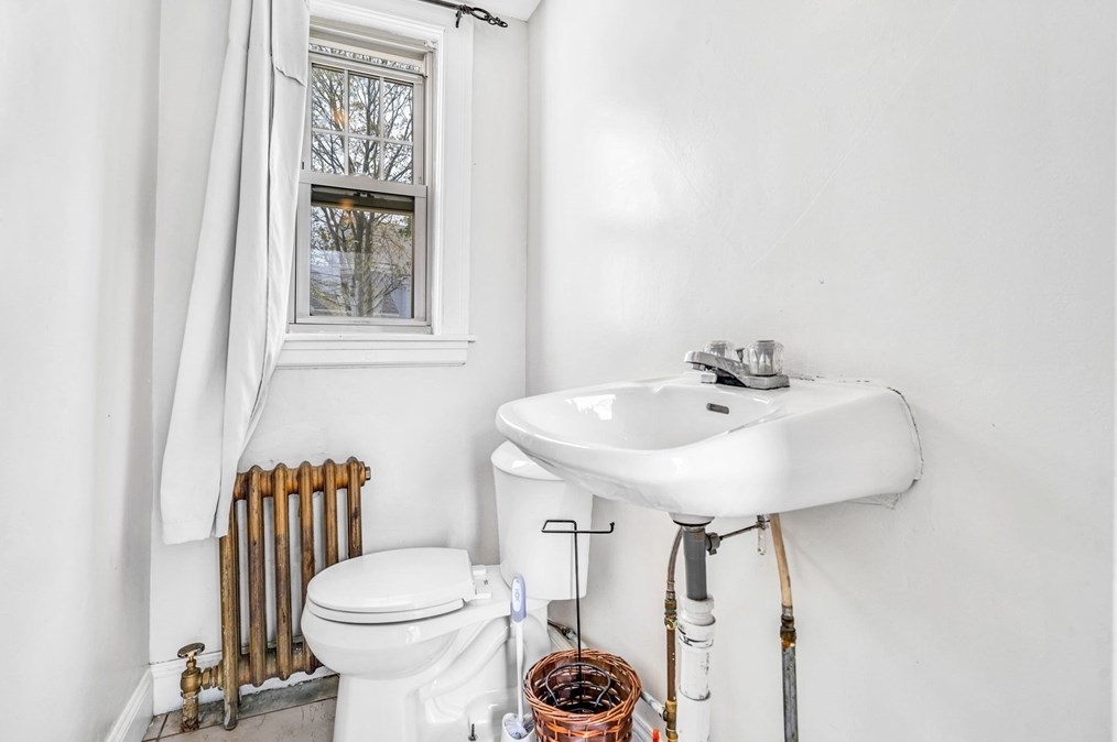 16 Howard St, Lynn MA  01902-3008 exterior