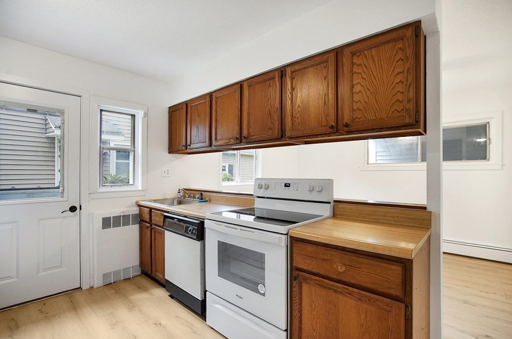 45 Horseshoe Dr, Chicopee, MA 01022 exterior