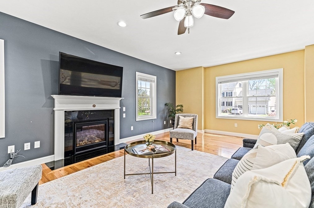 96 Clement Rd, Dracut MA 01826 exterior