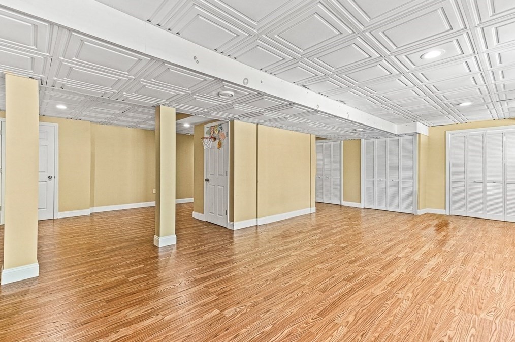 96 Clement Rd, Dracut MA 01826 exterior