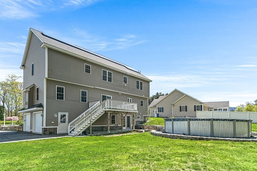 96 Clement Rd, Dracut MA 01826 exterior