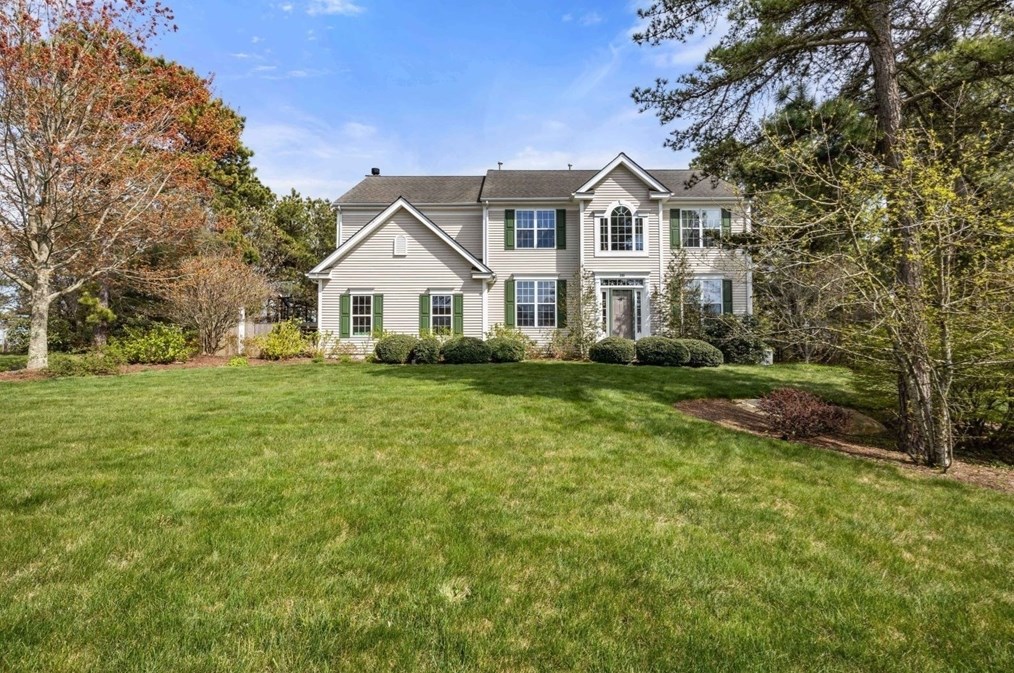 399 Raymond Rd, Plymouth, MA 02360