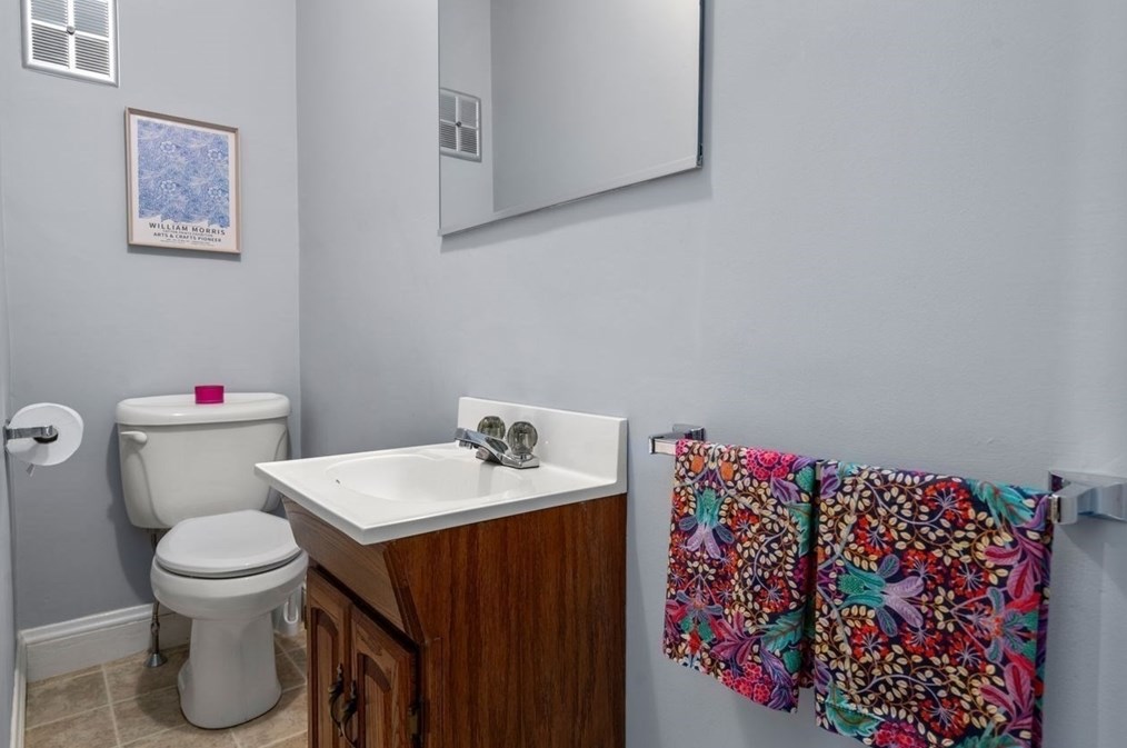 70 Vernon St, Newton MA 02458-2046 exterior