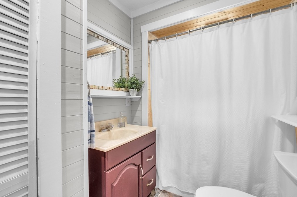 51 Goodale St, Haverhill MA 01830-4209 exterior