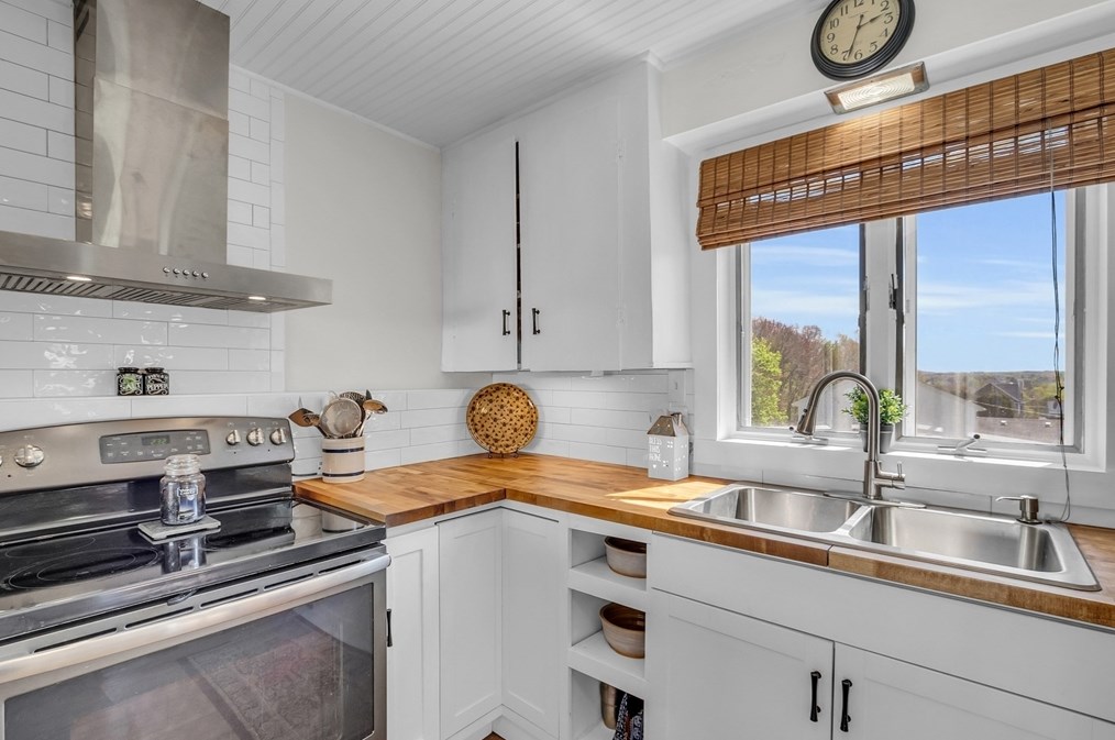 51 Goodale St, Haverhill MA 01830-4209 exterior