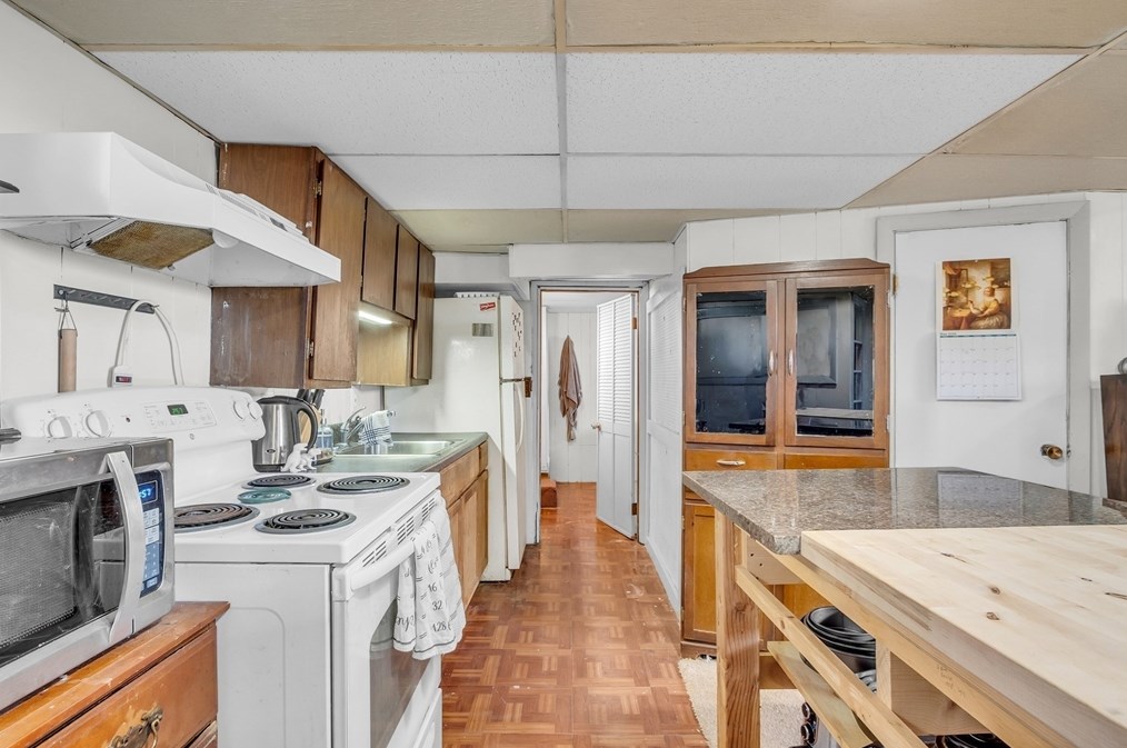 51 Goodale St, Haverhill MA 01830-4209 exterior