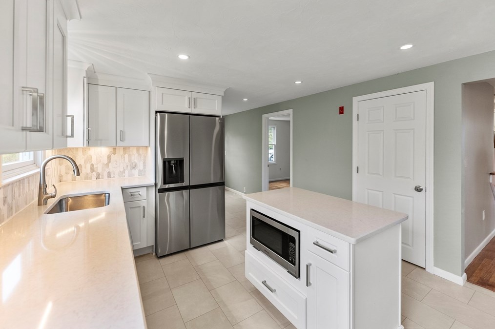 163 Lakeside Dr, East Bridgewater MA 02324-1019 exterior