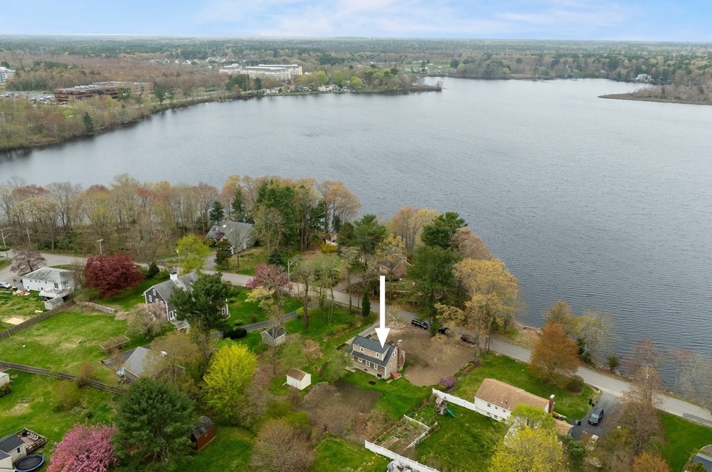 163 Lakeside Dr, East Bridgewater MA 02324-1019 exterior