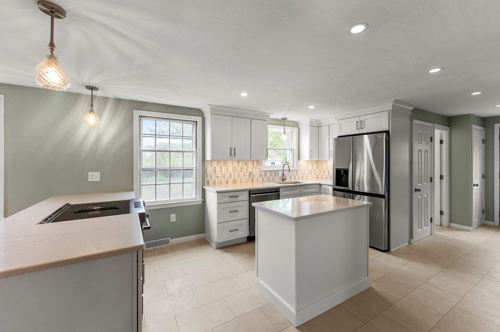 163 Lakeside Dr, East Bridgewater MA 02324-1019 exterior