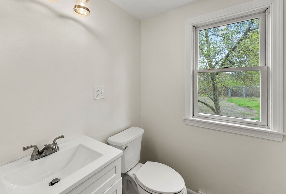 163 Lakeside Dr, East Bridgewater MA 02324-1019 exterior