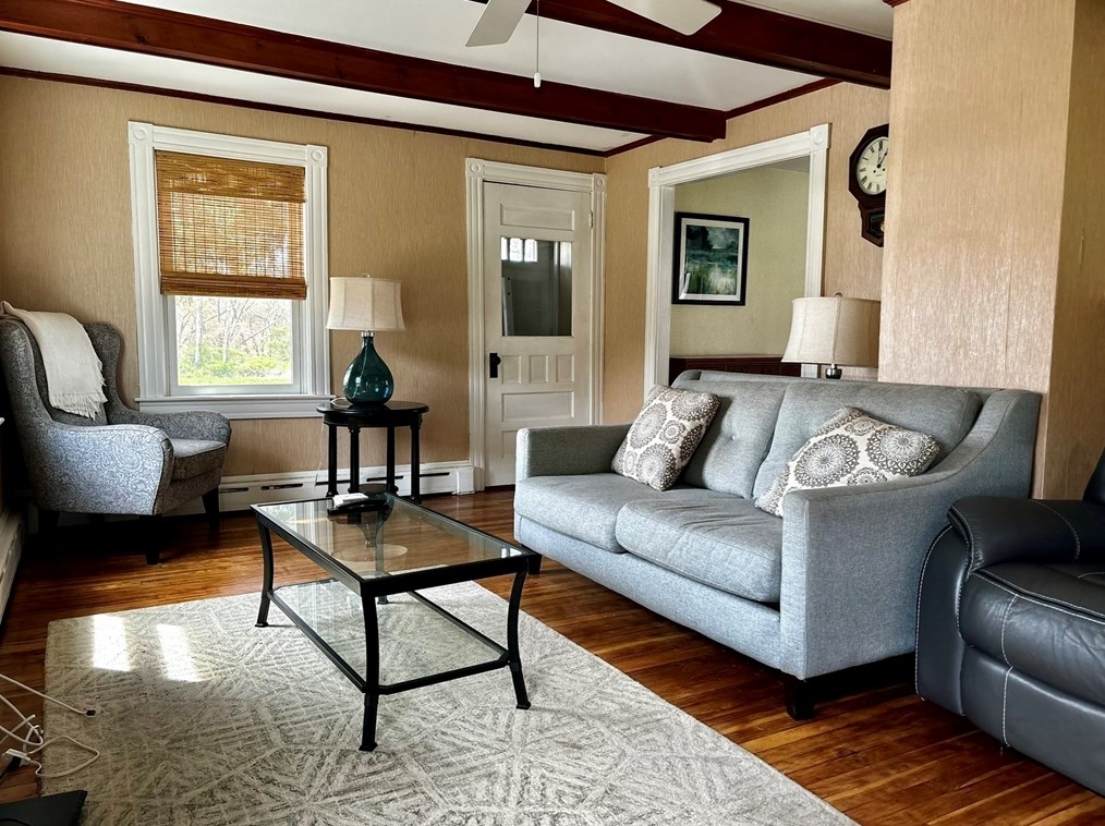 1048 Main Rd, Westport, MA 02790 exterior