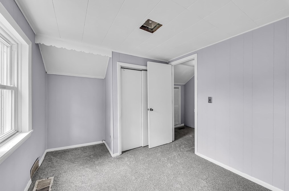 214 Parkerview St, Springfield MA  01129-1328 exterior