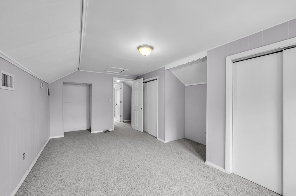 214 Parkerview St, Springfield MA  01129-1328 exterior