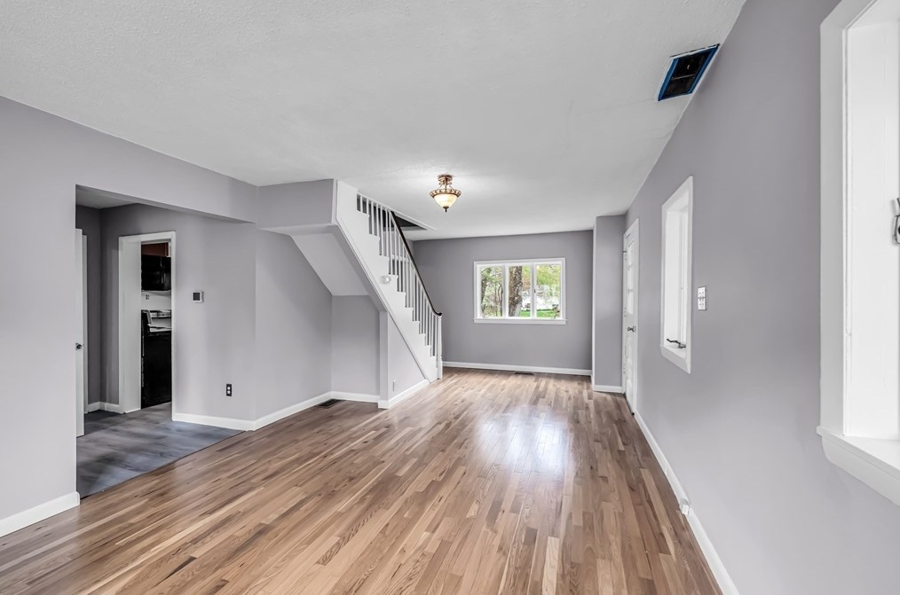 214 Parkerview St, Springfield MA  01129-1328 exterior