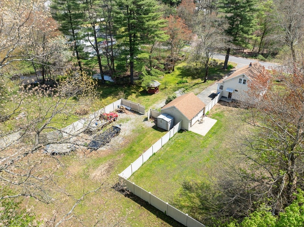 214 Parkerview St, Springfield MA  01129-1328 exterior