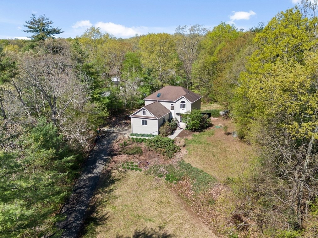 195 Woodland Cir, Ludlow, MA 01056-1665