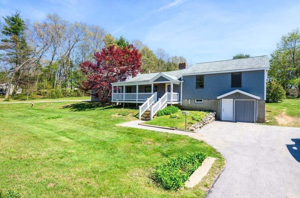 63 Middle Rd, Amesbury, MA 01913 exterior