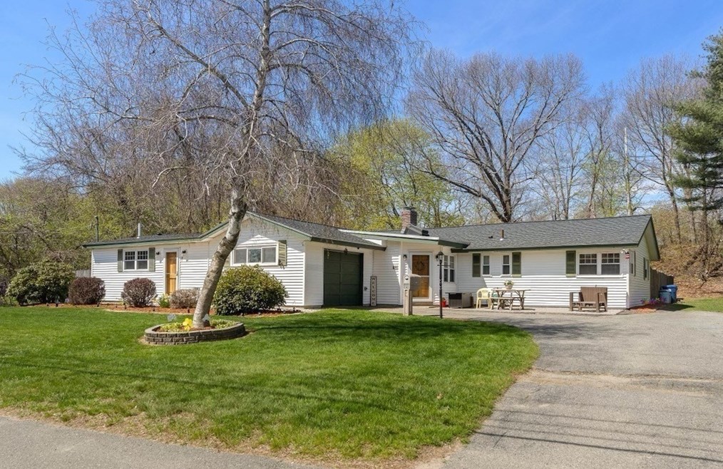 38 Cabot Rd, Danvers, MA 01923 exterior