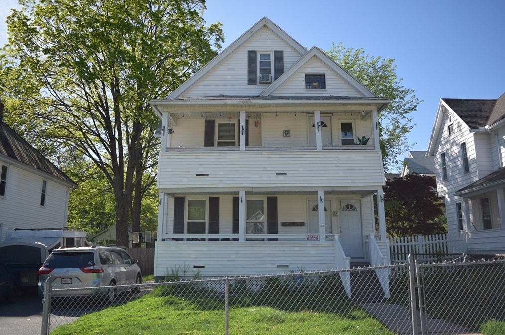 319 Linden St, Holyoke MA  01040-3115 exterior