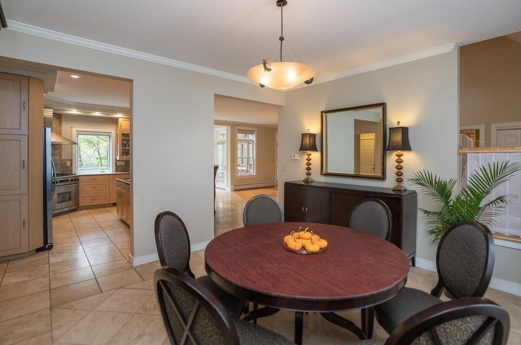 51 Hop Brk Rd, Amherst MA 01002-2771 exterior