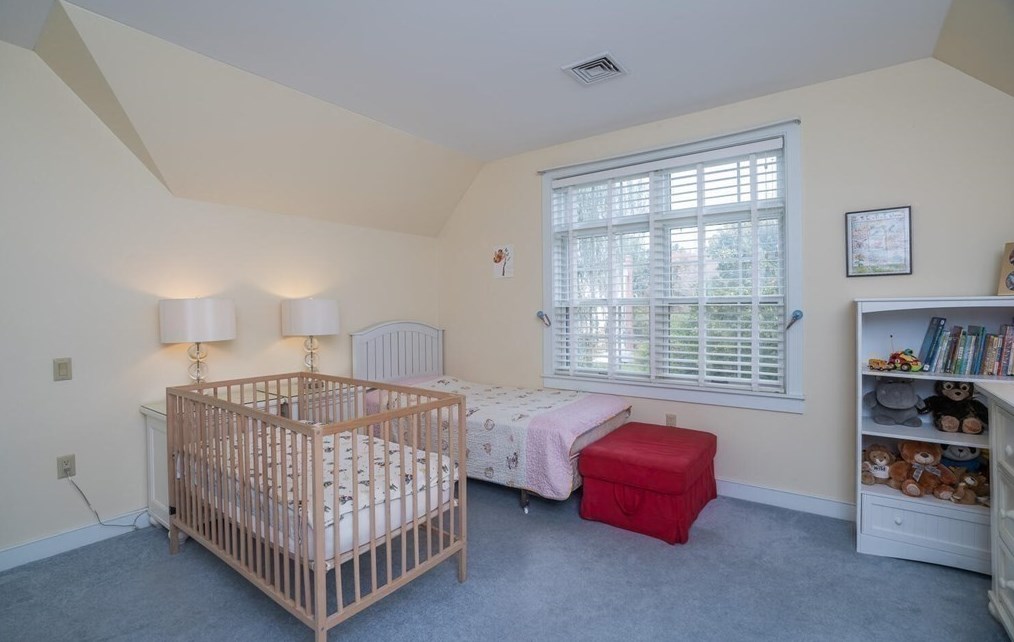 51 Hop Brk Rd, Amherst MA 01002-2771 exterior