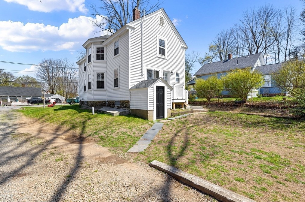 32 Taunton St, Wrentham, MA 02093 exterior