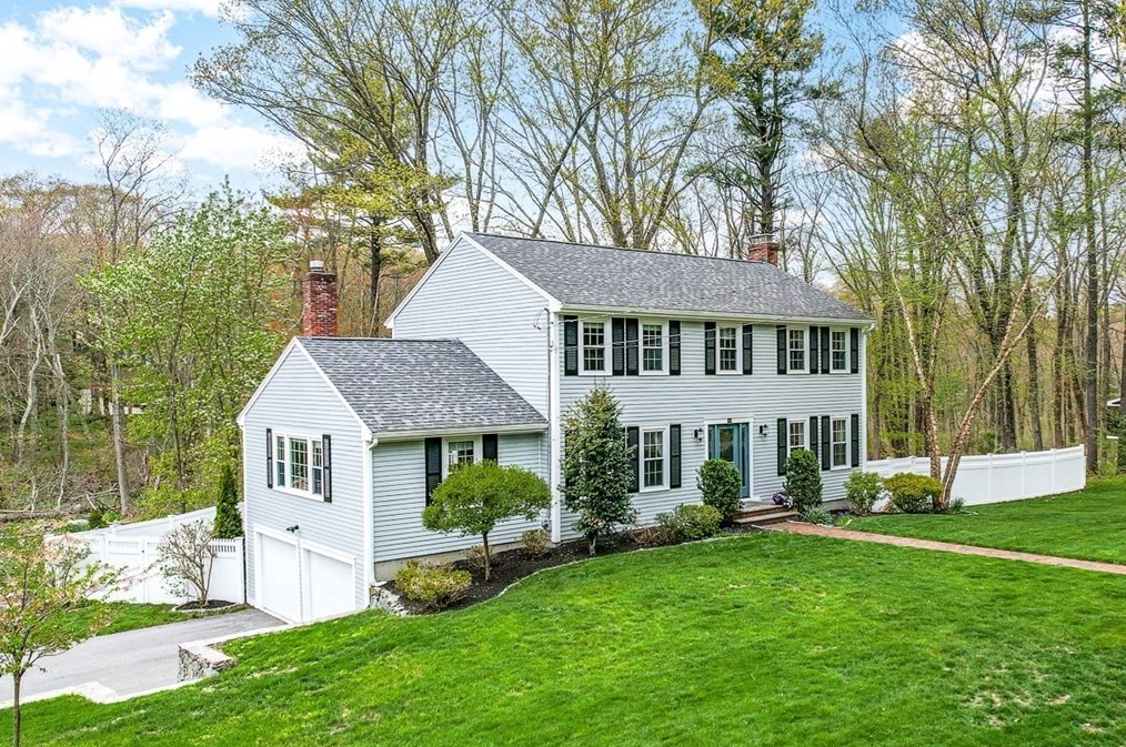 6 Serenity Ln, Andover, MA 01810