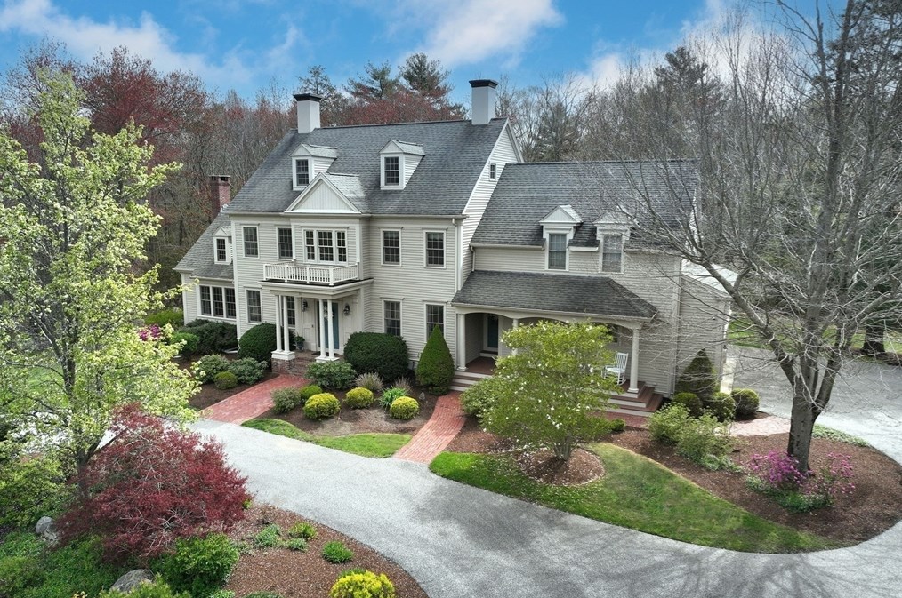 33 Azalea Way, Hanover MA 02339-3300 exterior