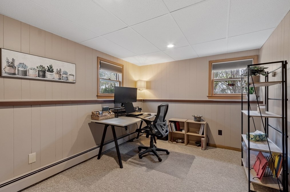 22 Ellis Dr, Worcester MA 01609-1423 exterior