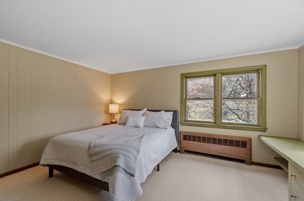 22 Ellis Dr, Worcester MA 01609-1423 exterior