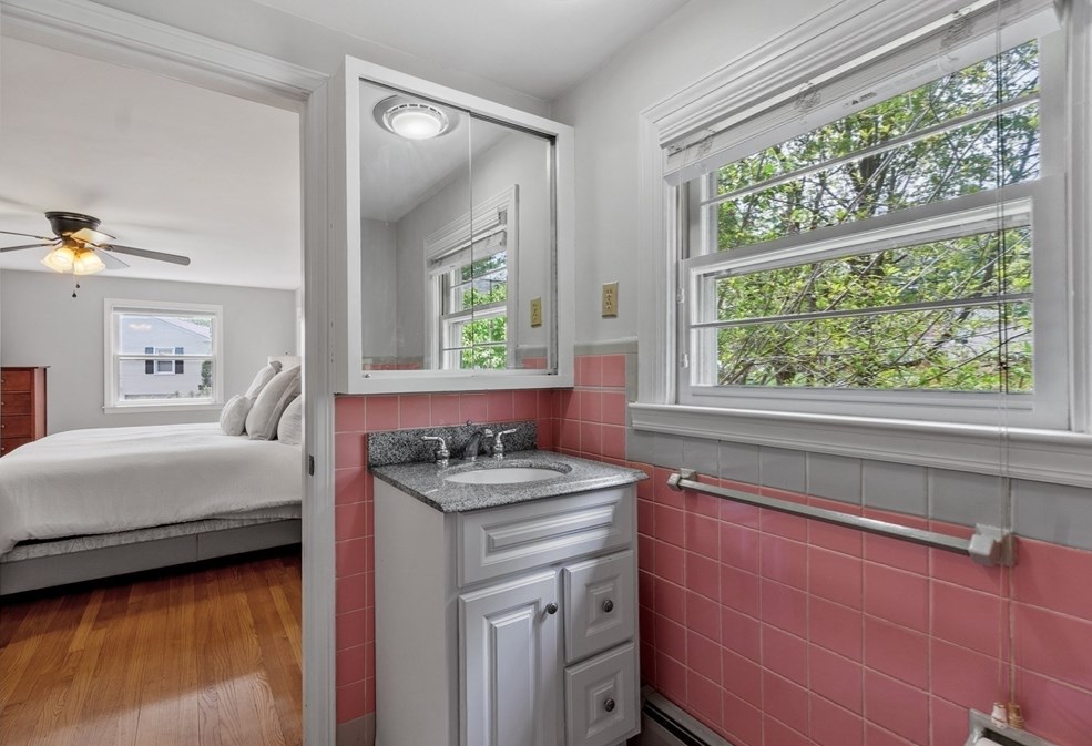 22 Ellis Dr, Worcester MA 01609-1423 exterior