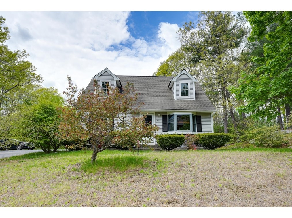 40 Lake St, Uxbridge MA  01569-1277 exterior