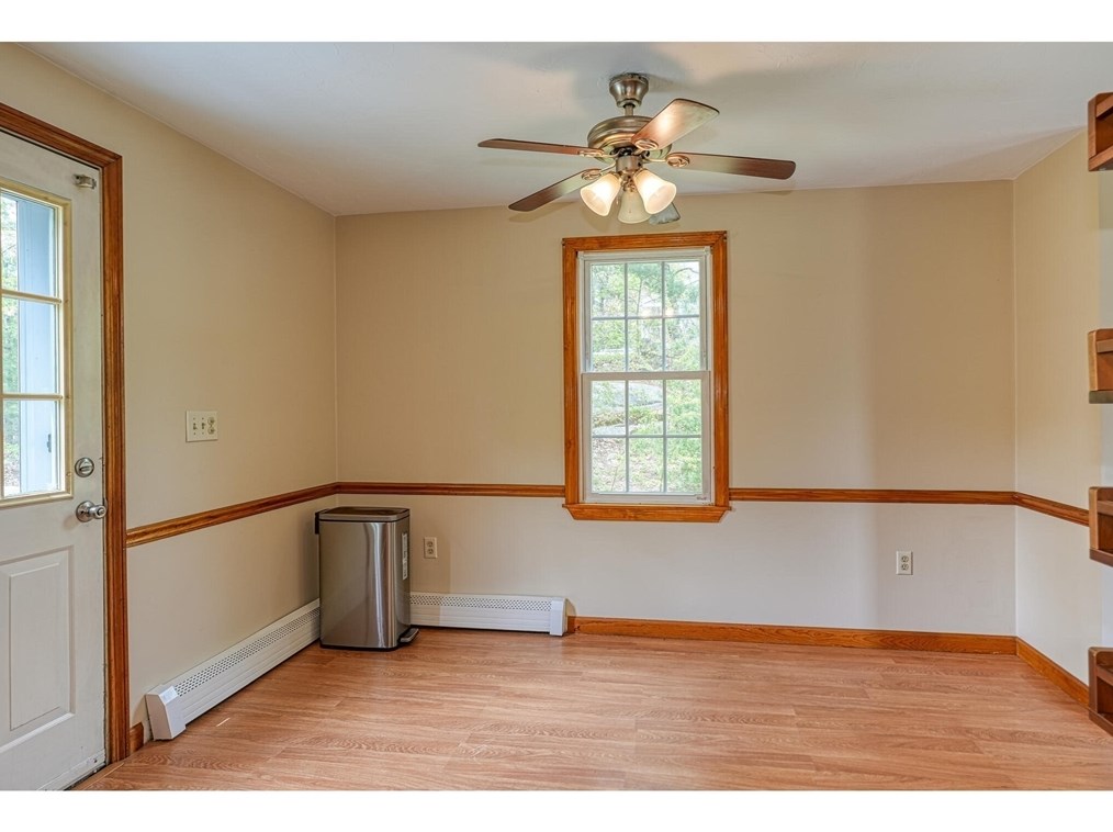 40 Lake St, Uxbridge MA  01569-1277 exterior